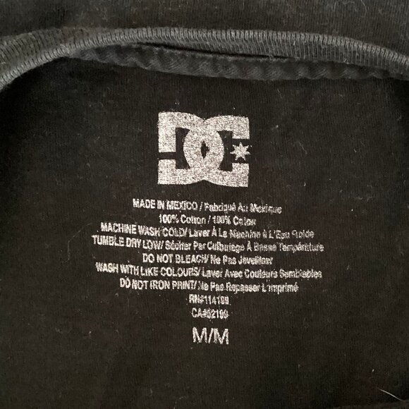 DC Men's Short Sleeve T- Shirt Size M Black Graphic Top Casual - Picture 4 of 5